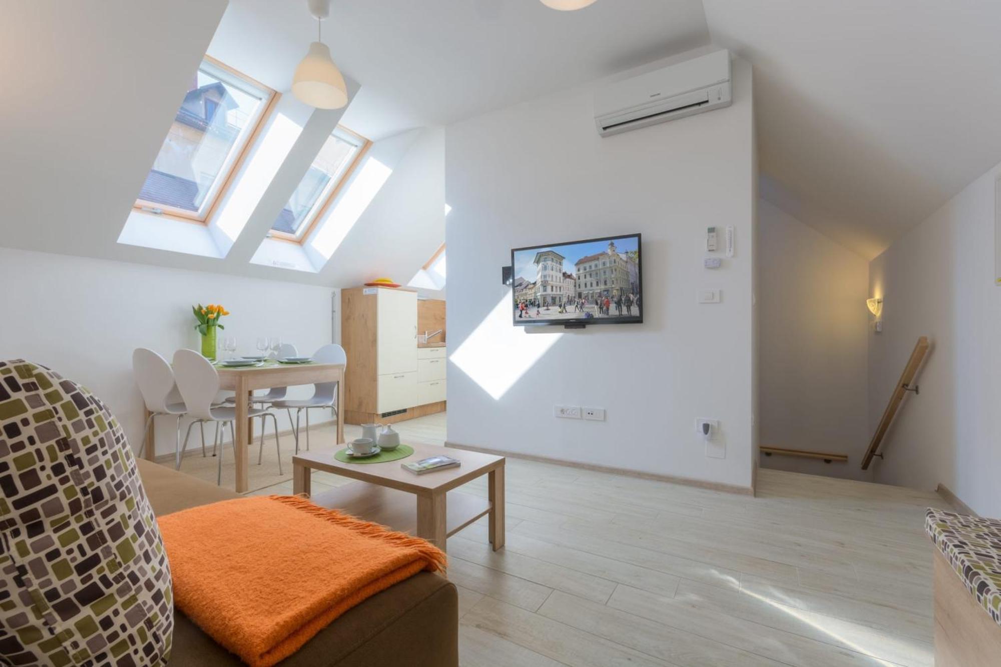 Apartma Old Town First Floor